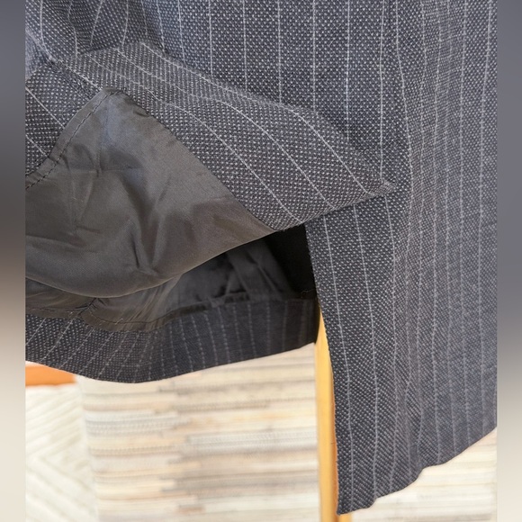 MaxMara Charcoal Pinstripe Pencil Skirt 95%Virgin Wool - Picture 6 of 14